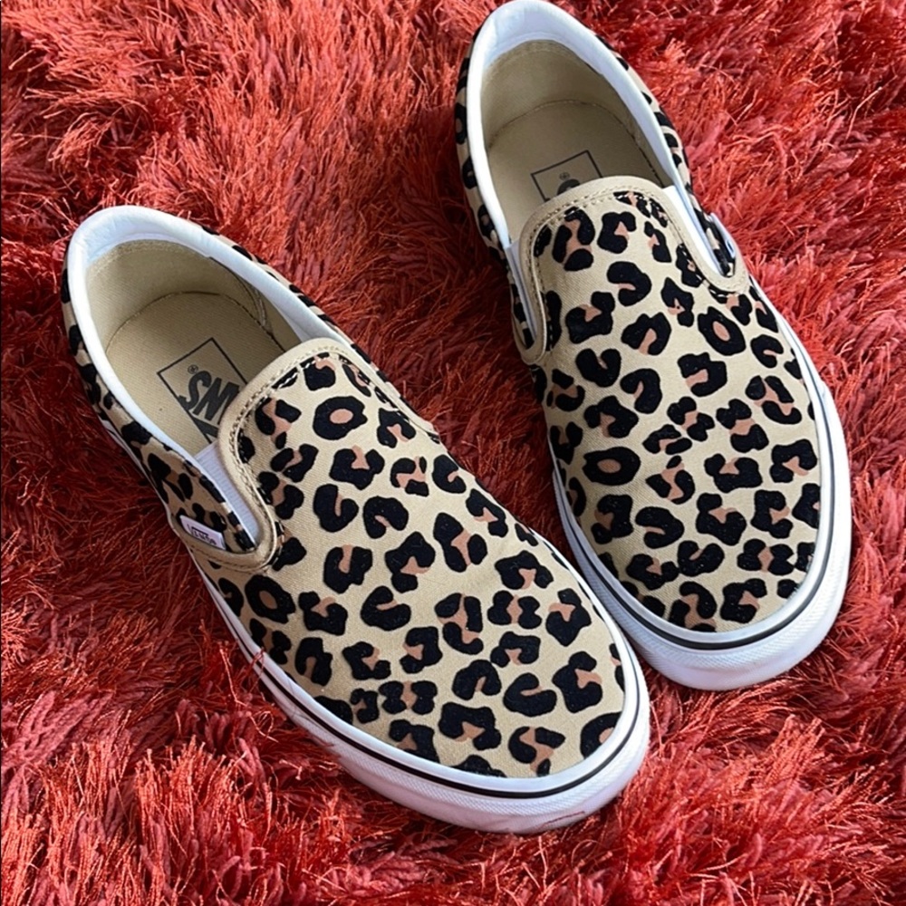 Leopard Vans